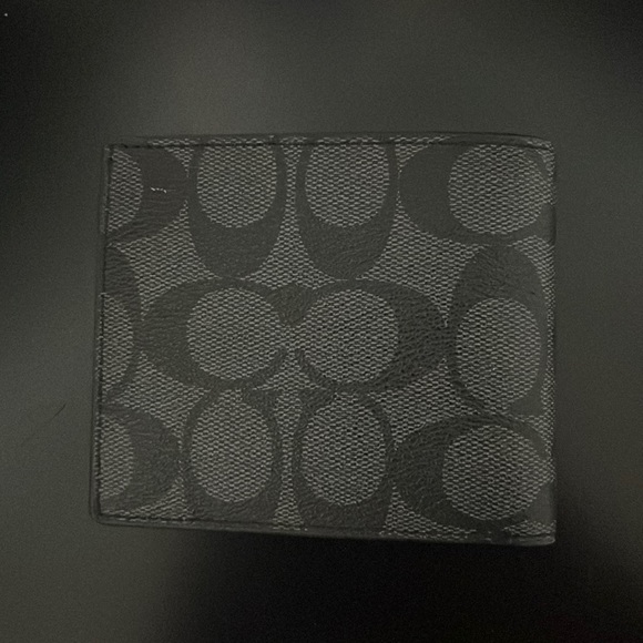 100% authentic coach wallet| - Picture 1 of 7